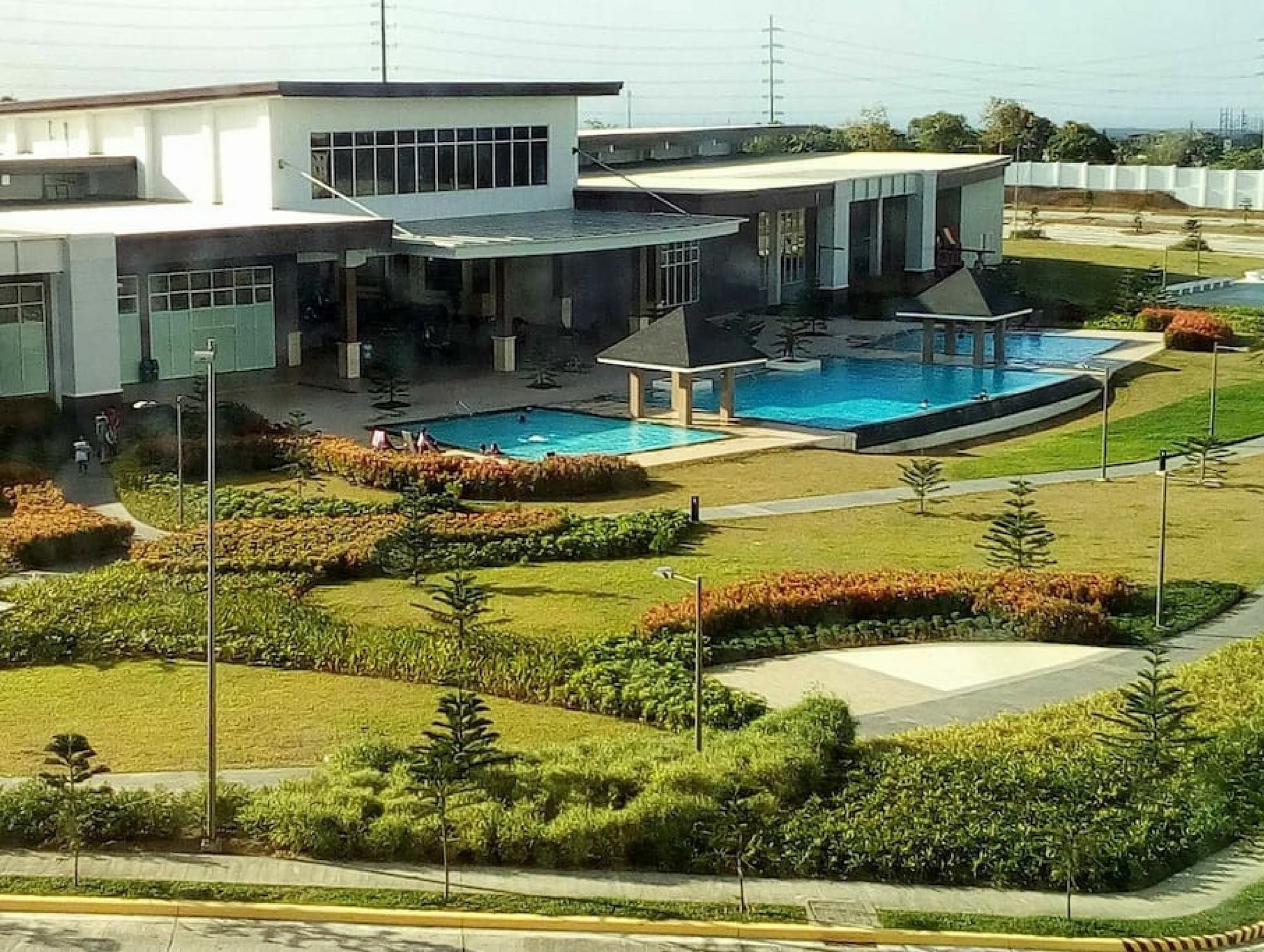 Blowing In The Wind - Lake View Apartments Tagaytay City Екстериор снимка